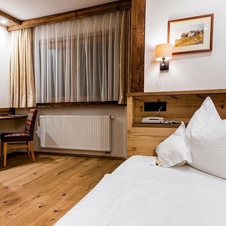 סלבה די ואל גרדנה Garni Hotel Rosengarten B&B מראה חיצוני תמונה