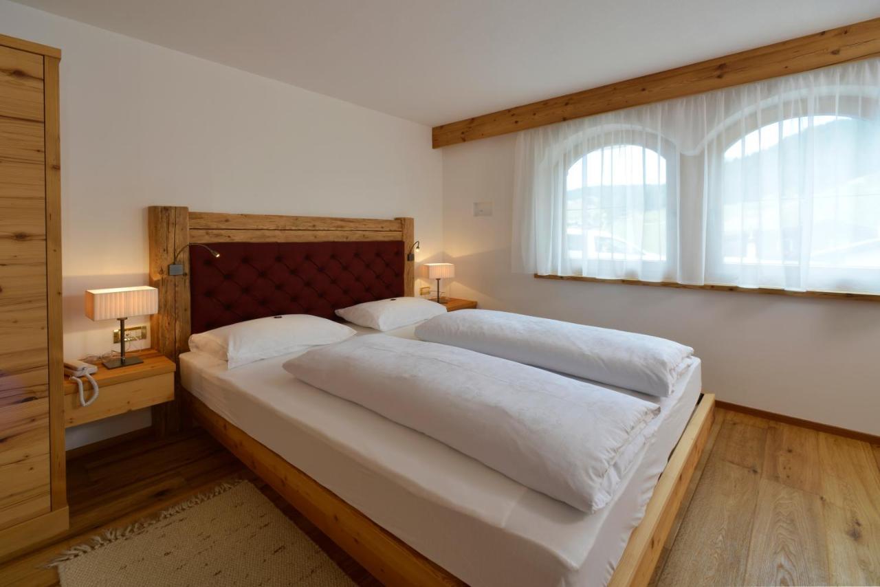 סלבה די ואל גרדנה Garni Hotel Rosengarten B&B מראה חיצוני תמונה