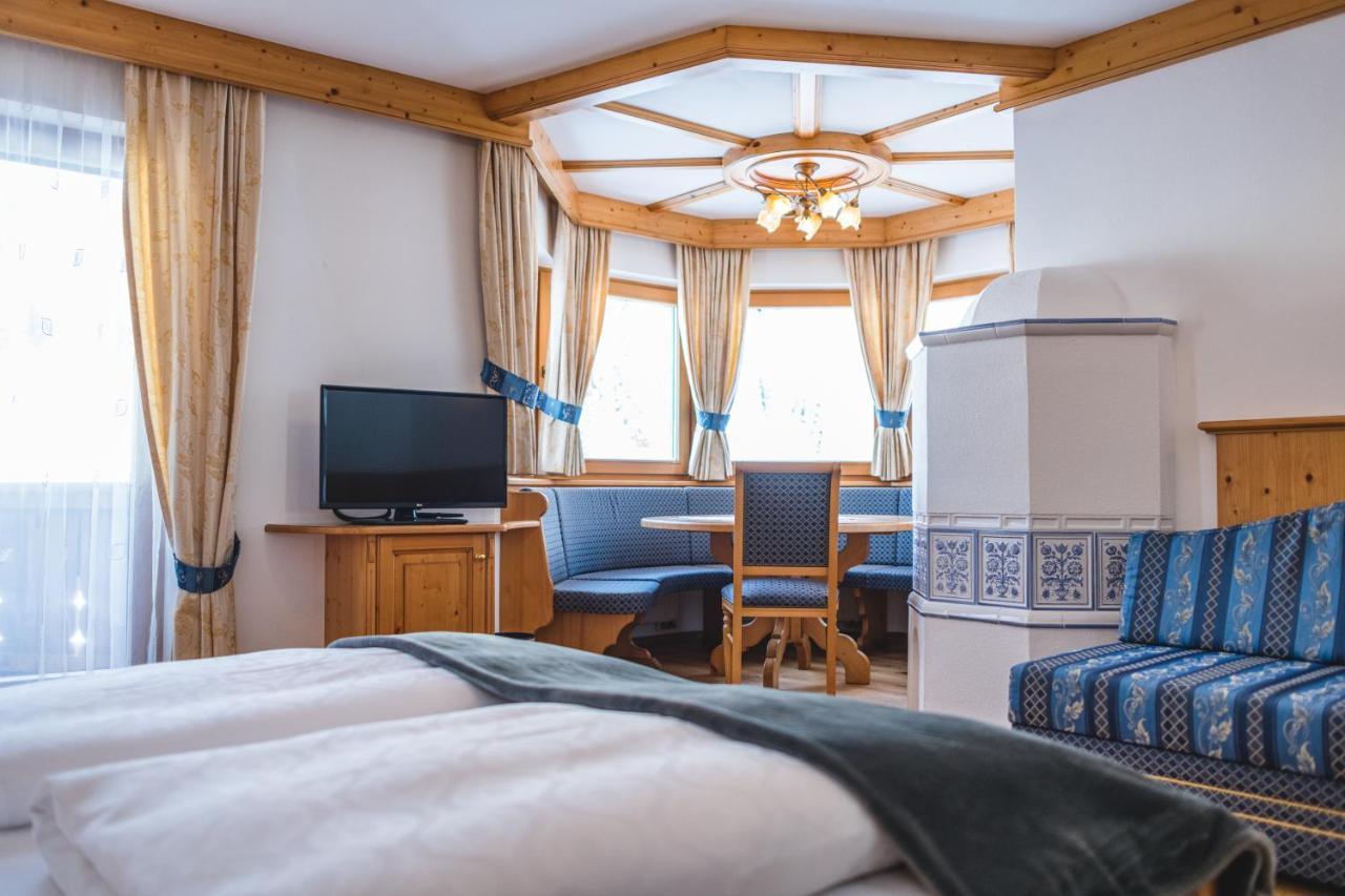 סלבה די ואל גרדנה Garni Hotel Rosengarten B&B מראה חיצוני תמונה