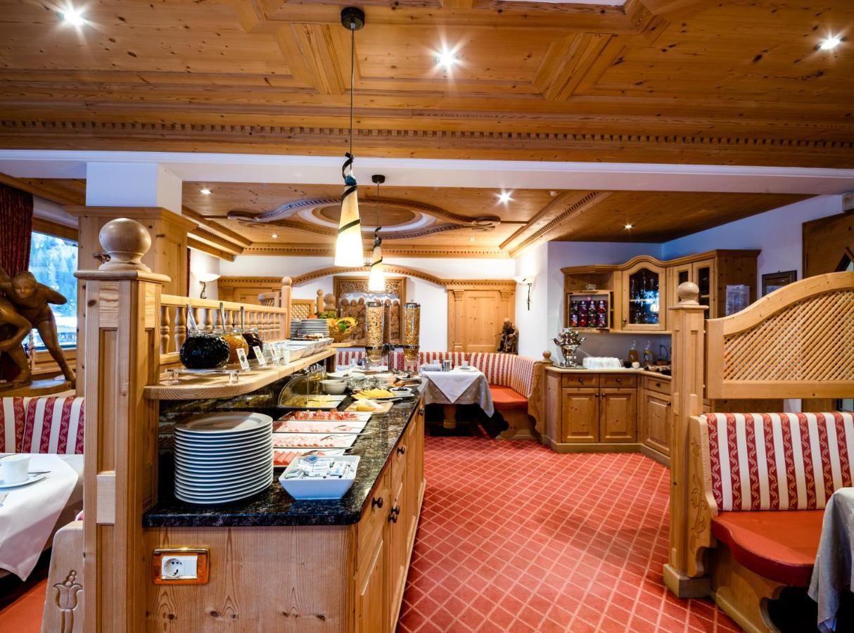 סלבה די ואל גרדנה Garni Hotel Rosengarten B&B מראה חיצוני תמונה