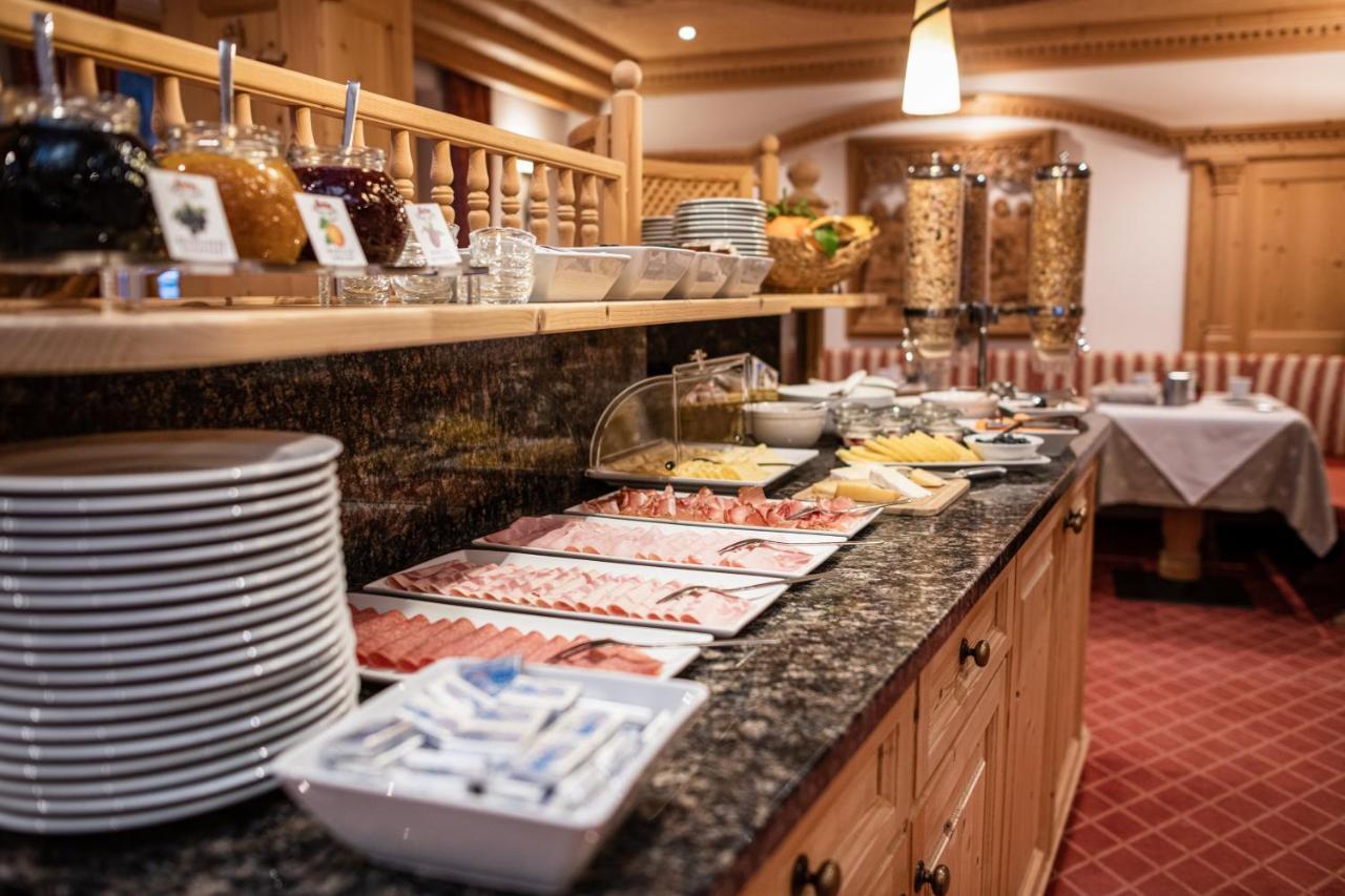 סלבה די ואל גרדנה Garni Hotel Rosengarten B&B מראה חיצוני תמונה